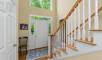 14 Karolina Ln, Bedford, NH 03110