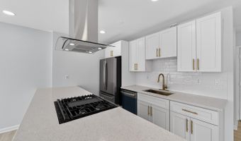 4390 LORCOM Ln 410, Arlington, VA 22207