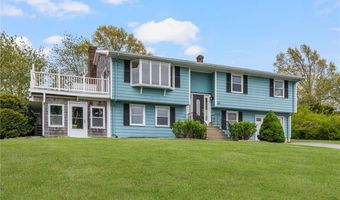 23 Algonquin Dr, Middletown, RI 02842