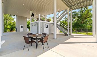 5004 Oak St, Bay St. Louis, MS 39520