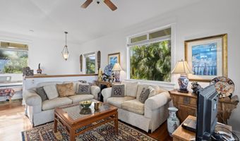 654 Kaupakalua Rd, Haiku, HI 96708