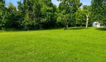 413 Reis Rd, Ballwin, MO 63021