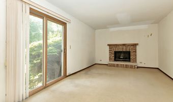 1003 White Pine Dr, Antioch, IL 60002