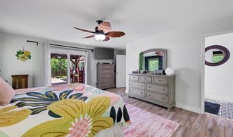 806 Hollyridge Dr, Ballwin, MO 63011