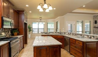 2106 Ridgecrest Dr, Weatherford, TX 76087