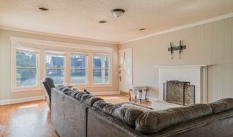 316 Fair St, Baxley, GA 31513