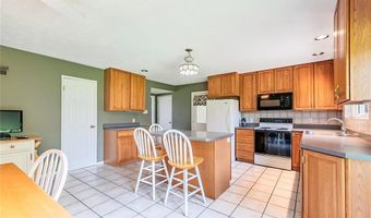 6011 Ranchwood Dr, Affton, MO 63123