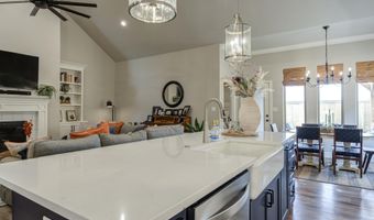 135 Calvin Dr, Wolfforth, TX 79382