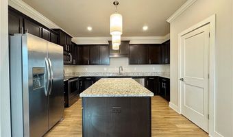 707 NE Heights Ln, Bentonville, AR 72712