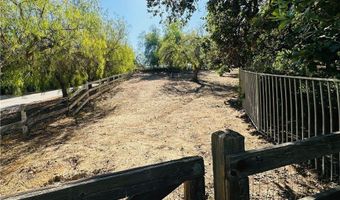 5920 Colodny Dr, Agoura Hills, CA 91301