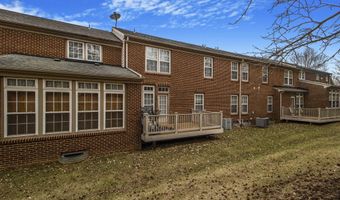 2004 GOLDEN MORNING Dr 30, Bowie, MD 20721