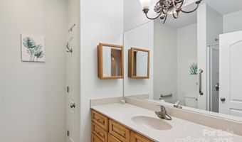 26 Ocaso Dr, Asheville, NC 28806