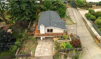 1214 Ransom Ave, Brookings, OR 97415