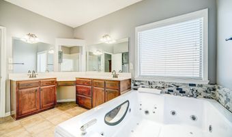 6450 WELLS Grv, Bartlett, TN 38135