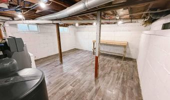206 8th St, Alton, IA 51003