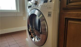 3 Bay View Ave 6, Bristol, RI 02809