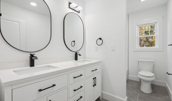 19 A Apache Dr, Brookfield, CT 06804