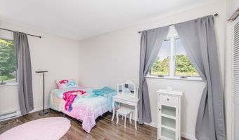 8 Pond Dr, Alloway, NJ 07422