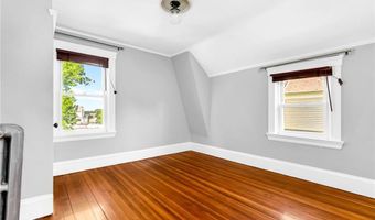 1058 Narragansett Blvd, Cranston, RI 02905