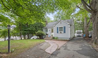 228 Saddle River Rd, Airmont, NY 10952
