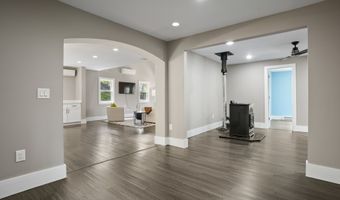 28 Alan Rd, Danbury, CT 06810