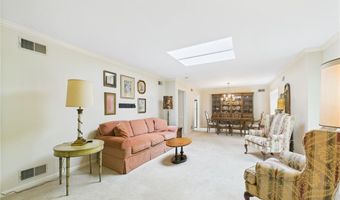 102 Pine Glen Dr, East Greenwich, RI 02818