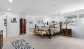 19 Cassandra Ln, North Kingstown, RI 02852