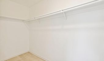 5909 QUANTRELL Ave 203, Alexandria, VA 22312