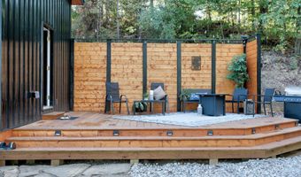 576 Pine Grove Rd, Beattyville, KY 41311