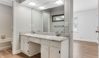 2420 E Alberson Dr, Albany, GA 31721