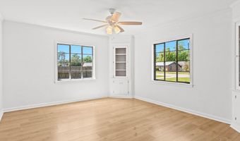 402 E Poplar St, Atmore, AL 36502