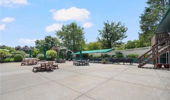 933 Williamsburg Cir, Warwick, RI 02886