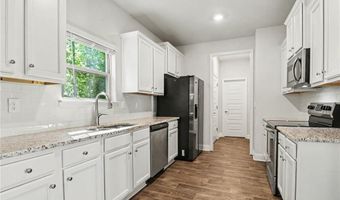 665 Trojan Ln, Alto, GA 30510
