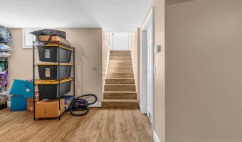 174 Rolling Meadow Dr, Bangor, ME 04401