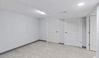 174 Williamsburg Ct, Albany, NY 12203
