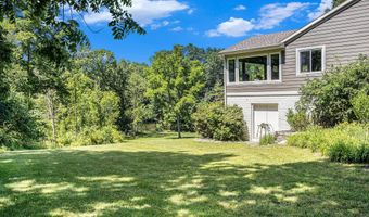 10159 E Rivershore Dr SE, Alto, MI 49302