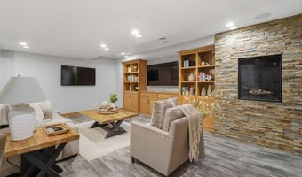 3208 S SOLITUDE Ln, Appleton, WI 54915