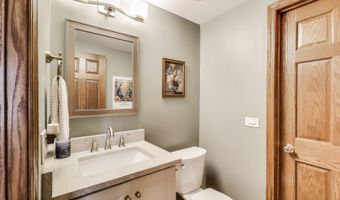 1608 N Douglas Ave, Arlington Heights, IL 60004
