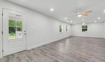 6105 E Desoto St, Bay St. Louis, MS 39520