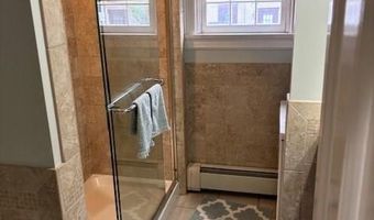 12 CATHERINE St 2, Newport, RI 02840