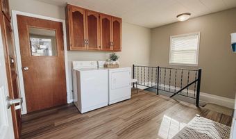 704 3rd Ave, Alton, IA 51003