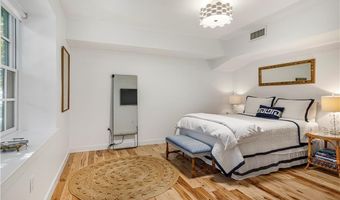 27 High St 2, Newport, RI 02840