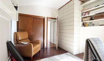 2 Buckingham St, Barrington, RI 02806