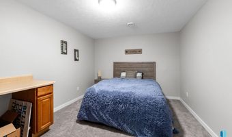 1005 Walnut St, Beresford, SD 57004