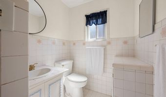 374 W LEXINGTON Ave, Astoria, OR 97103