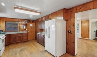 4705 Prairieburg Rd, Anamosa, IA 52205