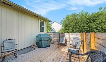 15417 Poplar St, Basehor, KS 66007
