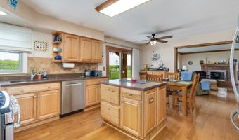 420 Fairway View Dr, Algonquin, IL 60102