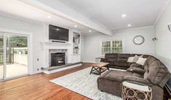 9 Hidden Brook Dr, Brookfield, CT 06804