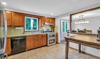 12485 N Lawn Ct, Alden, NY 14004